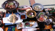 旬の地産地消にこだわった会席料理